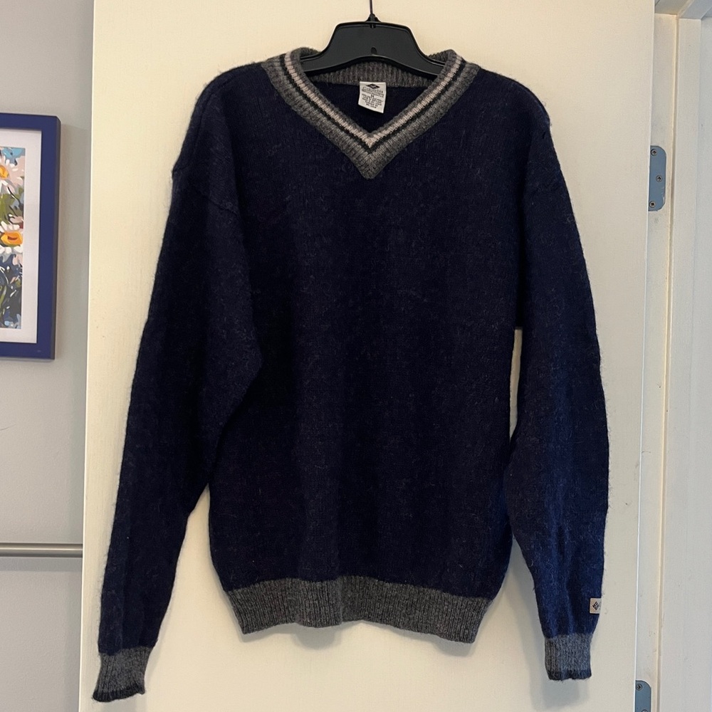 Men’s Columbia V Neck 100% Shetland Wool Sweater